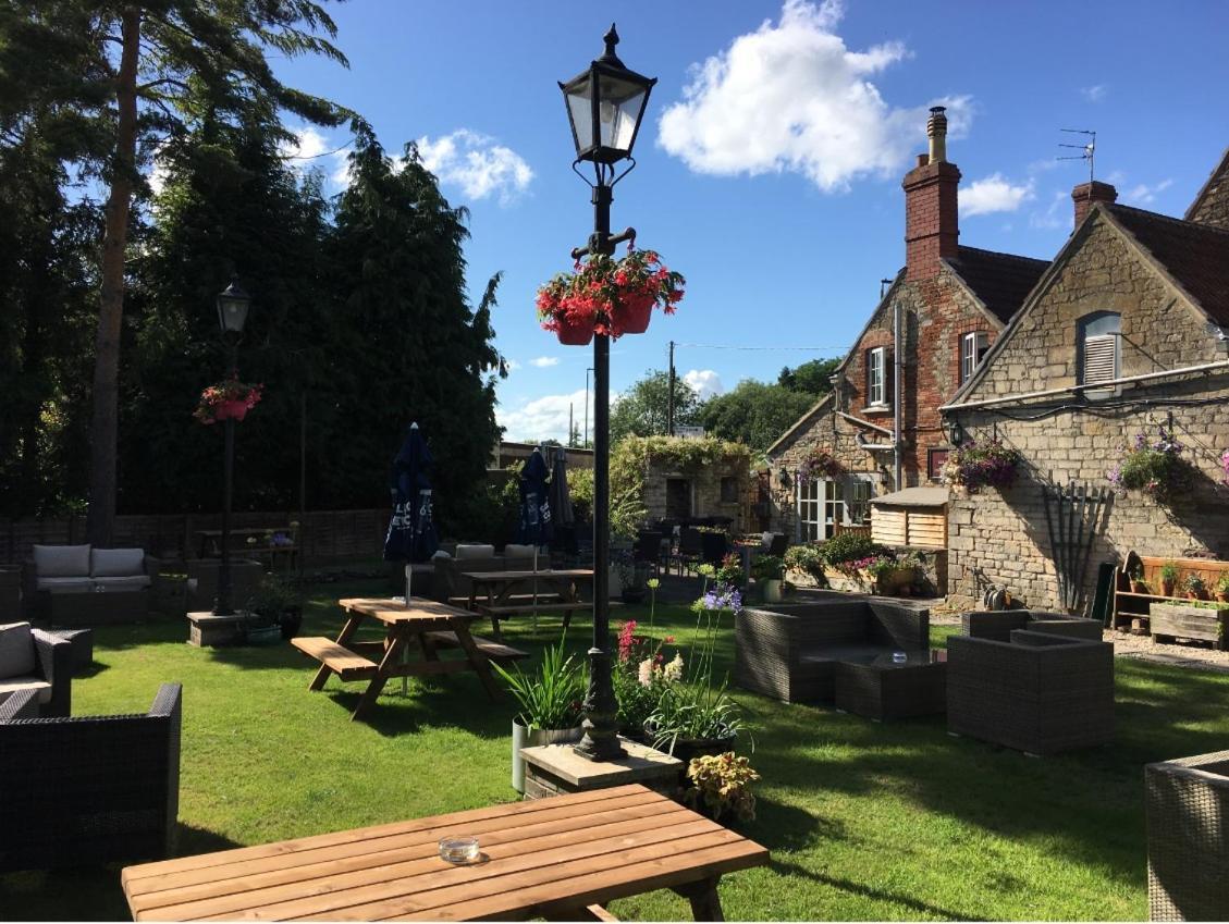 Hotel The Bell At Old Sodbury Chipping Sodbury Exterior foto
